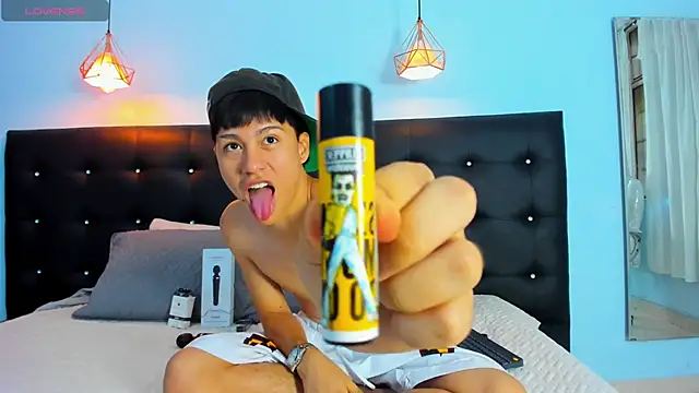 Abraham horny18 online show from November 3, 8:10 pm