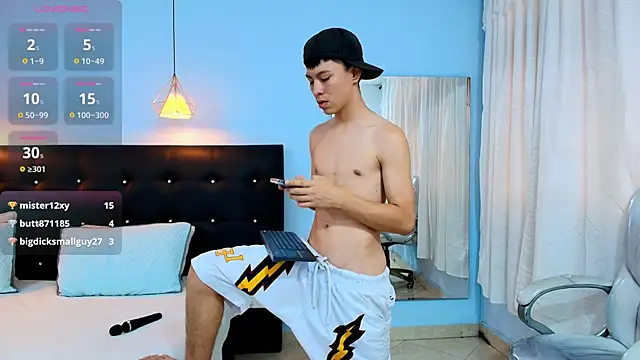 Snapshot of Abraham_horny18 chatting on September 13, 8:43 pm Abraham horny18 online show from September 13, 8:43 pm