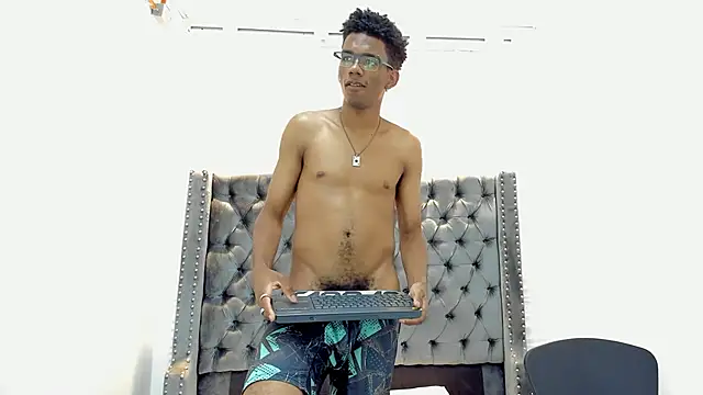 Snapshot of nero_reyd chatting on September 9, 7:46 pm nero reyd online show from September 9, 7:46 pm