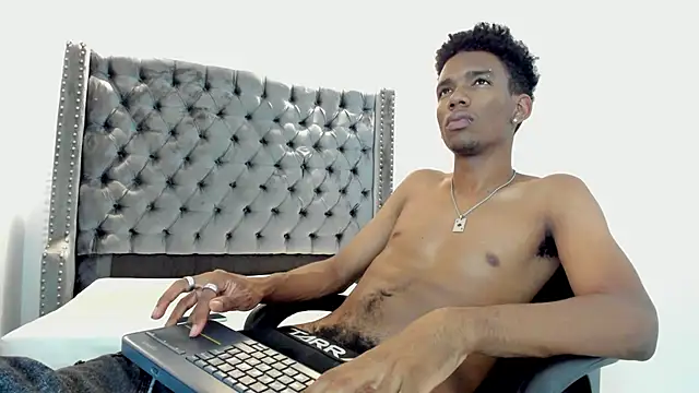 Snapshot of nero_reyd chatting on October 16, 7:33 pm nero reyd online show from October 16, 7:33 pm