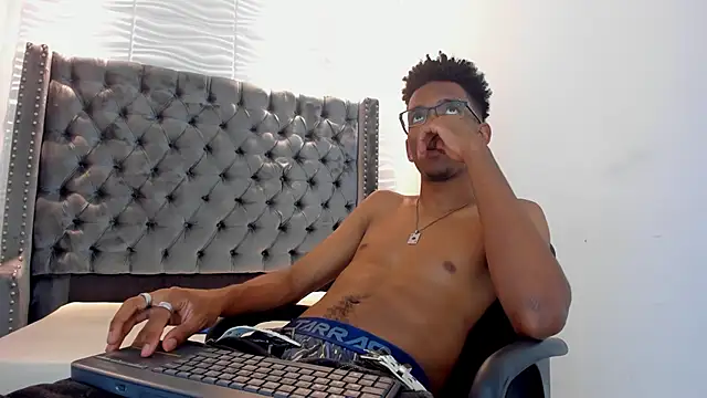 Snapshot of nero_reyd chatting on September 20, 7:47 pm nero reyd online show from September 20, 7:47 pm
