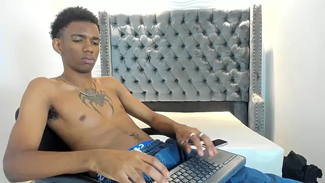 nero reyd online show from April 21, 7:20 pm