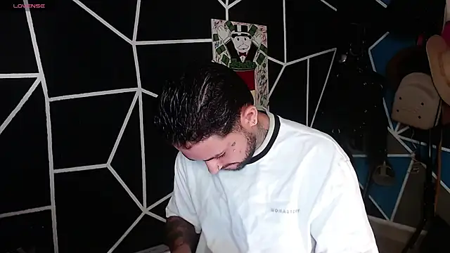 nicolastorres99 online show from October 31, 2:24 am