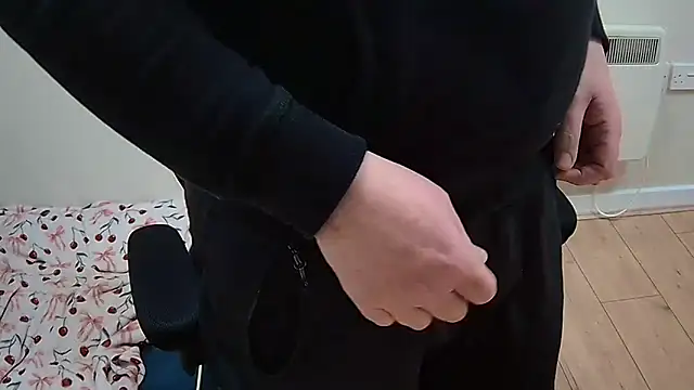 007Cscott online show from April 6, 11:44 am