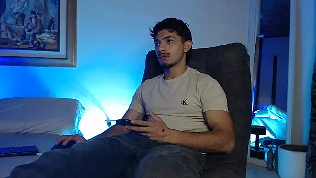 ArturoCardona  online show from April 23, 12:29 pm