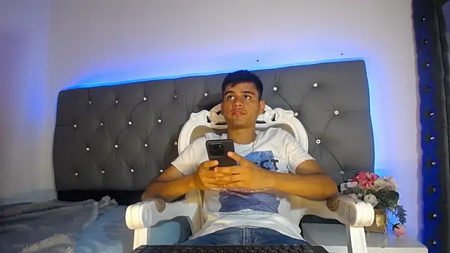 Charlie Cock  online show from November 5, 4:03 am