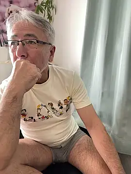 gholly2007 online show from April 29, 2:27 am