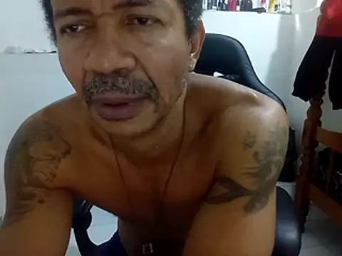 Snapshot of moreno25centimetro chatting on October 7, 10:47 pm moreno25centimetro online show from October 7, 10:47 pm