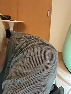 juri20cm online show from March 27, 2:16 am