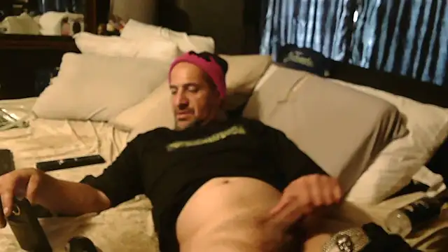 N3V3RPANICxh online show from April 18, 7:18 pm