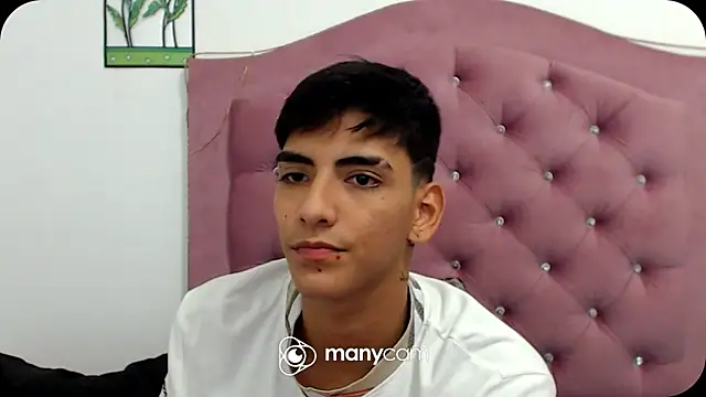 Snapshot of SkyAndSeth chatting on September 24, 4:23 am SkyAndSeth online show from September 24, 4:23 am