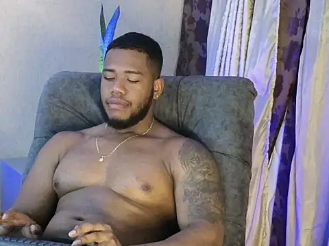 Snapshot of BenjaminCol_ chatting on October 17, 1:09 am BenjaminCol online show from October 17, 1:09 am