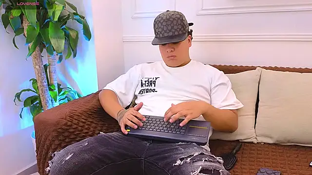 Naim Bennetsex online show from June 2, 7:59 pm