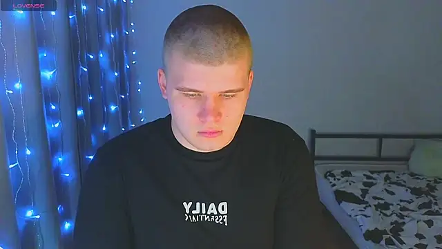 kittenmurr online show from December 3, 7:42 pm