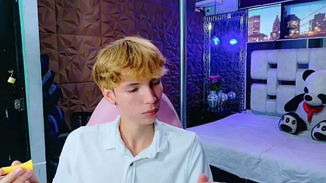 Snapshot of park_jimin1 chatting on October 13, 1:28 pm park jimin1 online show from October 13, 1:28 pm