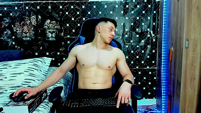 javiersexymann online show from July 14, 5:22 am