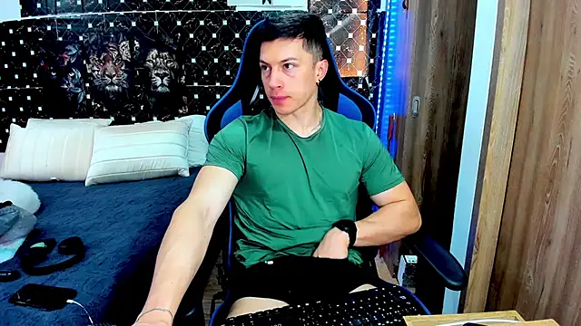 javiersexymann online show from July 25, 6:05 pm