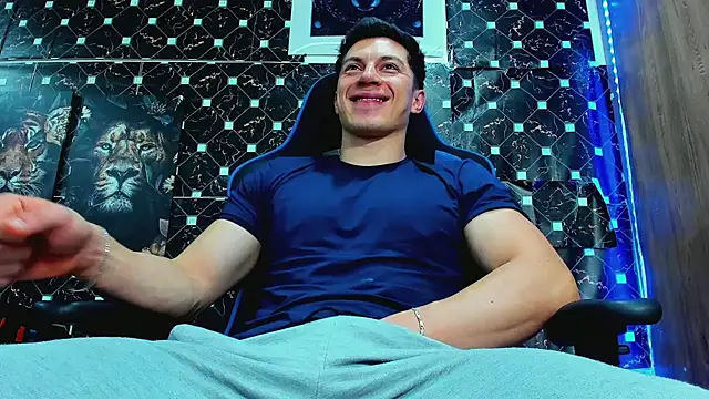 javiersexymann online show from June 13, 6:00 am