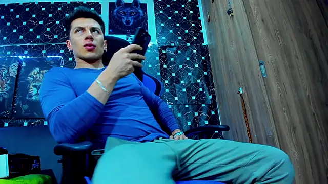 javiersexymann online show from October 3, 9:53 pm