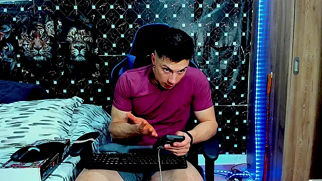javiersexymann online show from July 14, 11:00 pm