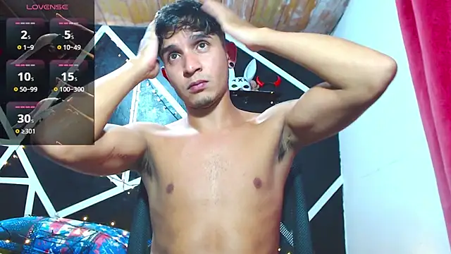 Snapshot of Angel_latinboy chatting on September 19, 11:04 pm Angel latinboy online show from September 19, 11:04 pm