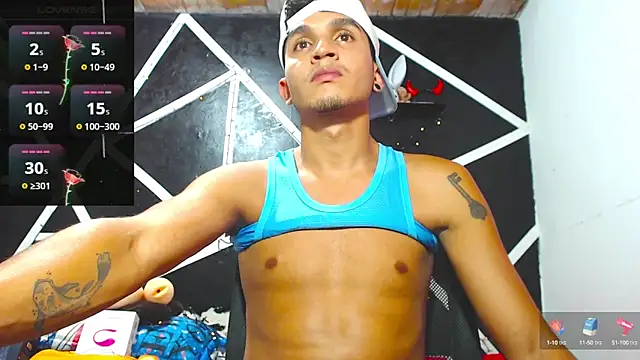 Snapshot of Angel_latinboy chatting on September 10, 8:29 pm Angel latinboy online show from September 10, 8:29 pm