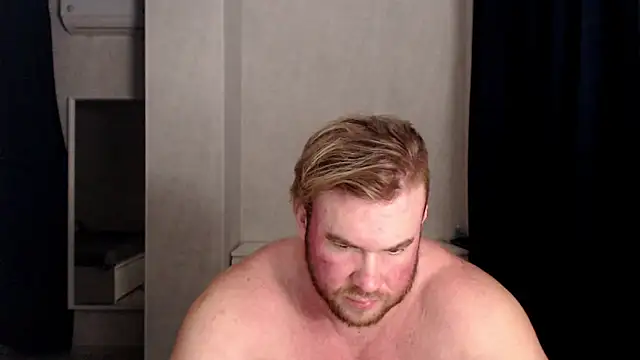 Snapshot of ThorHemsworthRU chatting on February 3, 8:13 pm ThorHemsworthRU online show from February 3, 8:13 pm