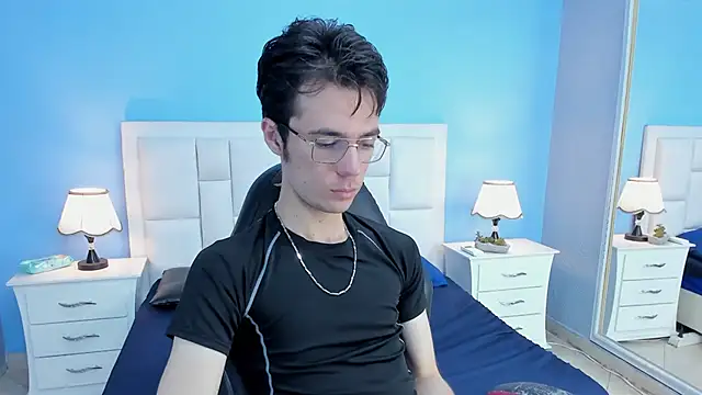 Snapshot of VIKTORNOIR chatting on September 12, 10:21 pm VIKTORNOIR online show from September 12, 10:21 pm
