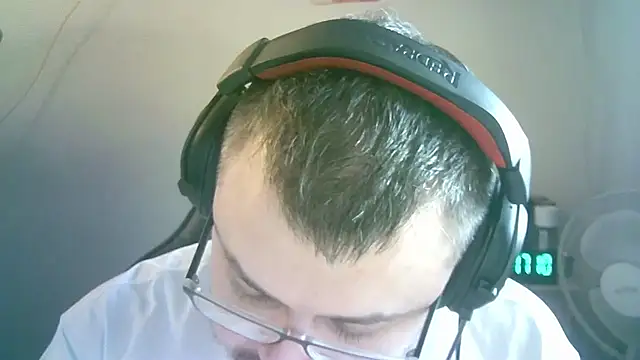 SirAbuser online show from March 8, 2:10 pm