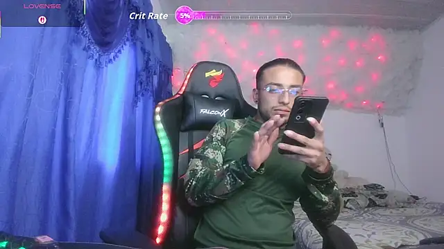Snapshot of Ferlucyboy666 chatting on October 11, 9:52 pm Ferlucyboy666 online show from October 11, 9:52 pm