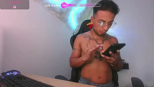 Snapshot of Ferlucyboy666 chatting on October 8, 9:30 pm Ferlucyboy666 online show from October 8, 9:30 pm