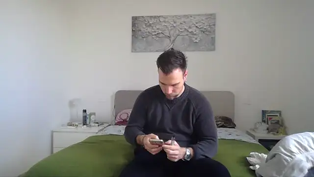 mrlyuis online show from February 5, 12:45 pm