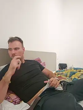 mrlyuis online show from September 15, 7:04 pm