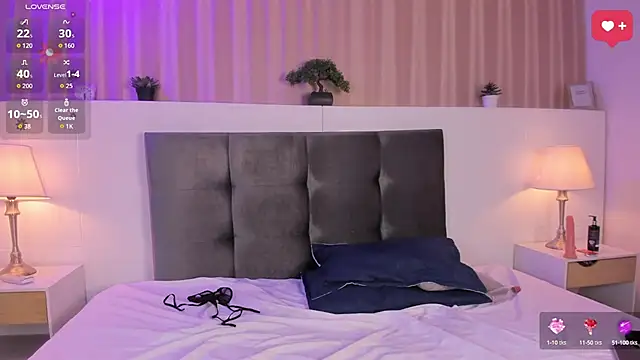 Snapshot of Creamy_Angelo chatting on September 15, 4:36 am Creamy Angelo online show from September 15, 4:36 am
