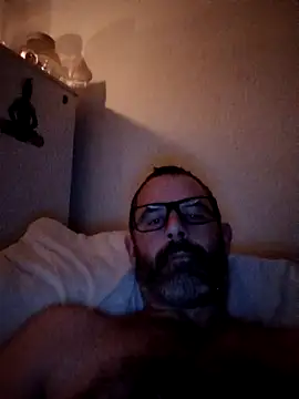 Snapshot of whatYwantMorrre chatting on October 31, 7:17 pm whatYwantMorrre online show from October 31, 7:17 pm