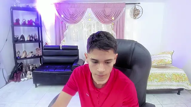 Snapshot of Aron_Boyy chatting on September 12, 7:47 pm Aron Boyy online show from September 12, 7:47 pm