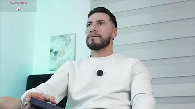 Thiago Hill online show from April 24, 12:35 am