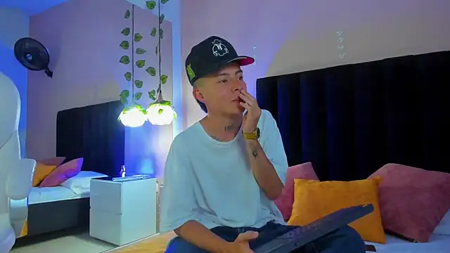 Nascary Fox online show from September 12, 8:09 pm