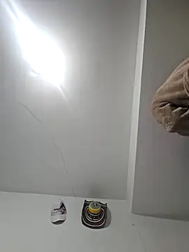 Mzjdgquiu online show from April 29, 3:06 pm