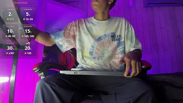 Snapshot of Erick_wal chatting on October 8, 8:46 pm Erick wal online show from October 8, 8:46 pm