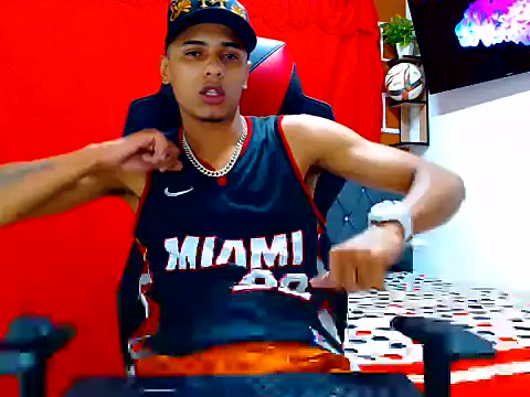 cristian tayron1 online show from July 13, 7:54 am