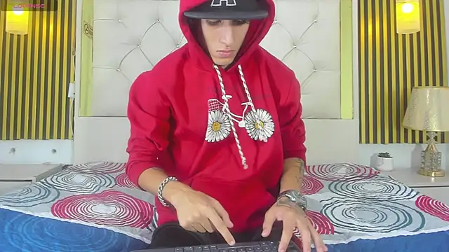 Snapshot of Just18Jake chatting on September 15, 7:26 pm Just18Jake online show from September 15, 7:26 pm