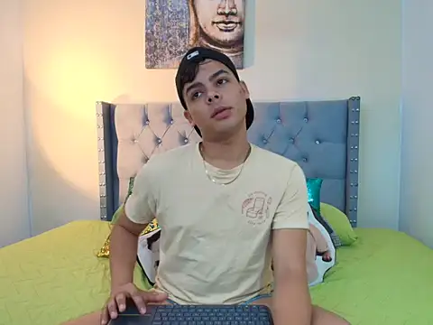 Snapshot of stewart_mateo_ chatting on October 4, 2:05 am stewart mateo online show from October 4, 2:05 am