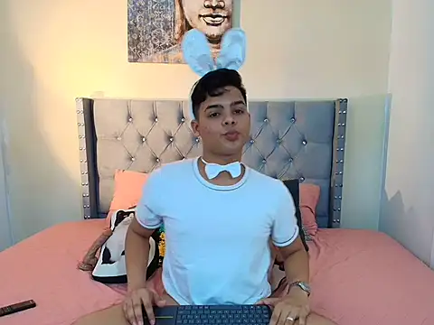 Snapshot of stewart_mateo_ chatting on October 13, 1:55 am stewart mateo online show from October 13, 1:55 am