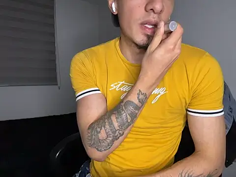 Juliopaspi online show from April 16, 4:01 am