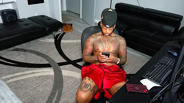 SLANGONDEMHOES online show from December 5, 6:48 pm