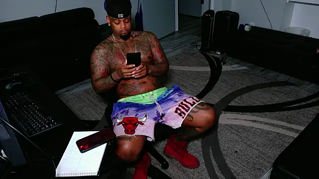 SLANGONDEMHOES online show from June 7, 2:46 pm