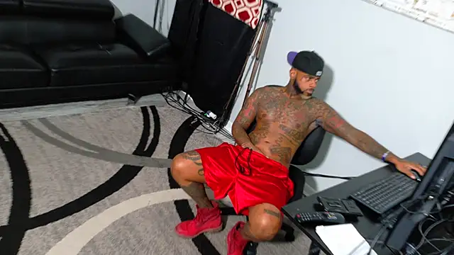 SLANGONDEMHOES online show from November 1, 8:35 pm