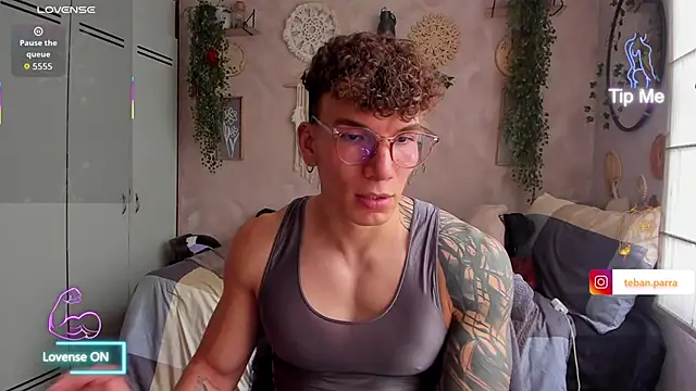 estebandi do online show from February 4, 8:26 pm