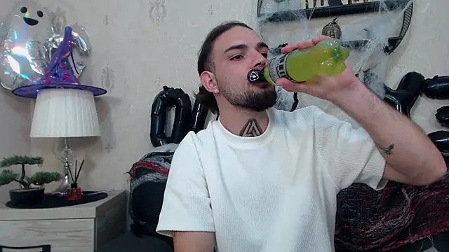 DanyelCarter online show from October 18, 7:41 pm